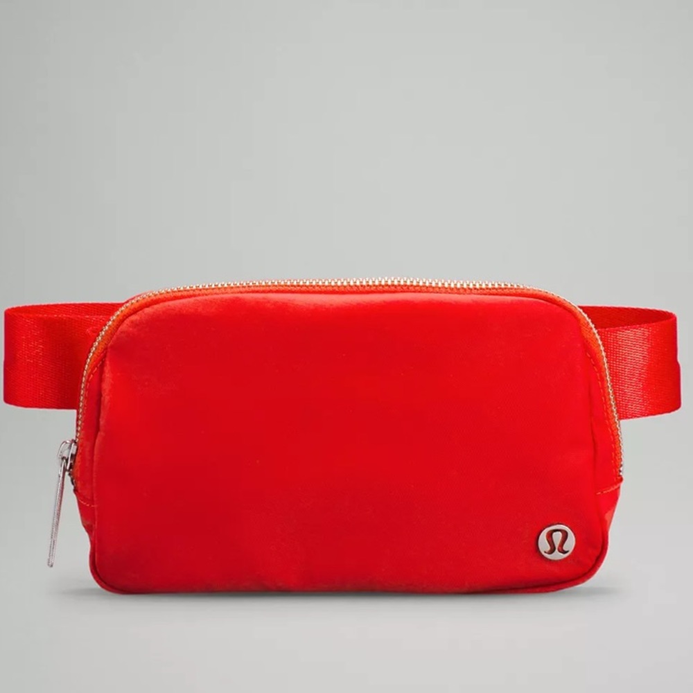 lululemon Everywhere Belt Bag